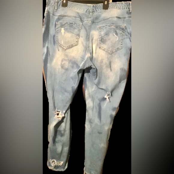 maurices ripped jeans- size 16 - Picture 2 of 2